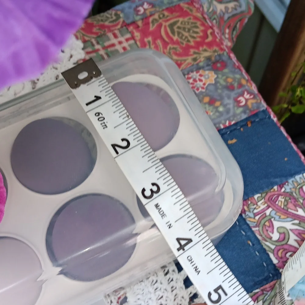 🆕️MAGIC PURPLE SET OF 8 MAKEUP SPONGES IN PLASTIC PROTECTIVE SNAP CASE